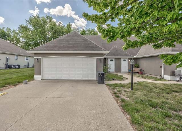 Property at 4606 Hunters Glen Dr, St Joseph, MO 64506, 12 beds, 8 baths