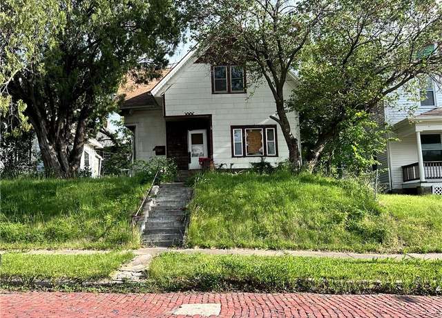Property at 2634 Olive St, St Joseph, MO 64507, 4 beds, 1.5 baths