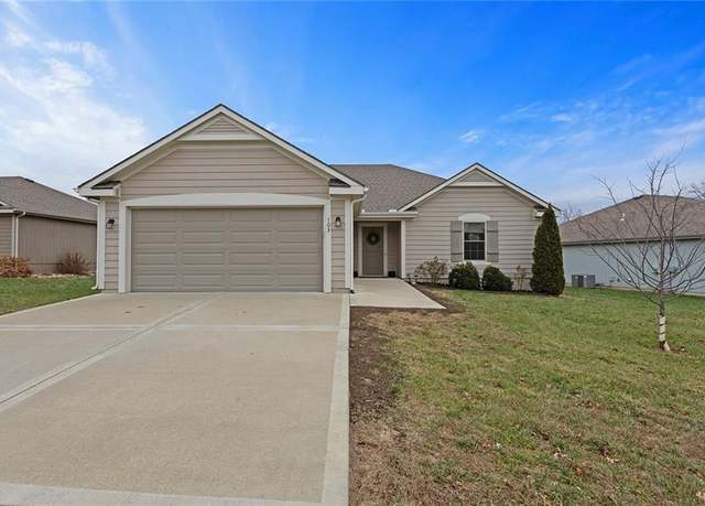Property at 103 N Sivley St, Peculiar, MO 64078, 2 beds, 2 baths
