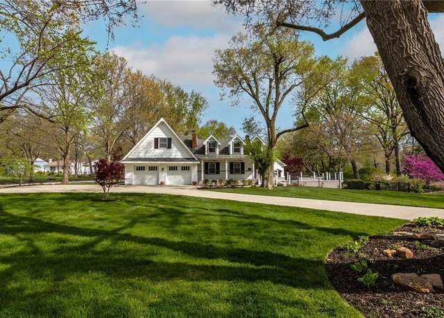Property at 3100 Somerset Dr, Prairie Village, KS 66206, 3 beds, 3 baths