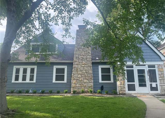 Property at 218 E 73rd St, Kansas City, MO 64114, 3 beds, 2 baths