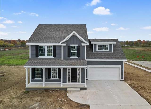 Property at 6110 NE 118th St, Kansas City, MO 64156, 4 beds, 2.5 baths