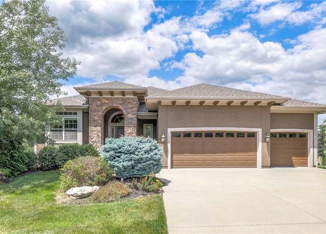 Property at 11308 W 154th St, Overland Park, KS 66221, 4 beds, 3.5 baths