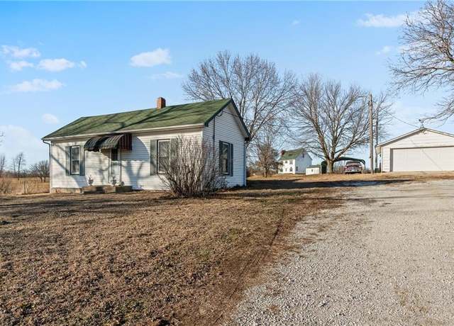 Property at 30616 NE 158th St, Excelsior Springs, MO 64024, 2 beds, 1 bath