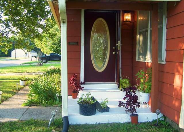 Property at 308 S 17th St, Independence, KS 67301, 3 beds, 1 bath