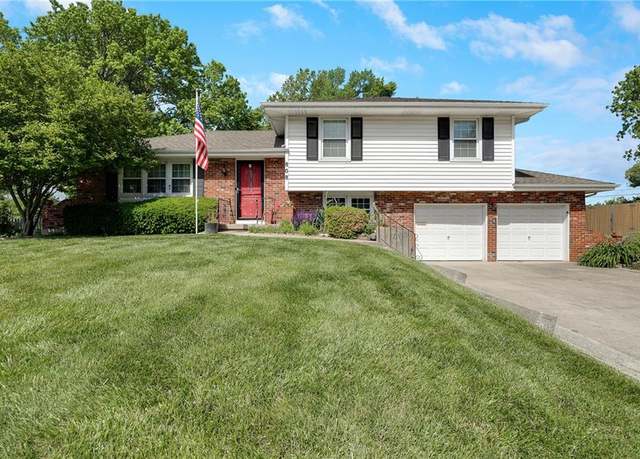 Property at 808 NE Coronado Ave, Lee's Summit, MO 64086, 3 beds, 2.5 baths