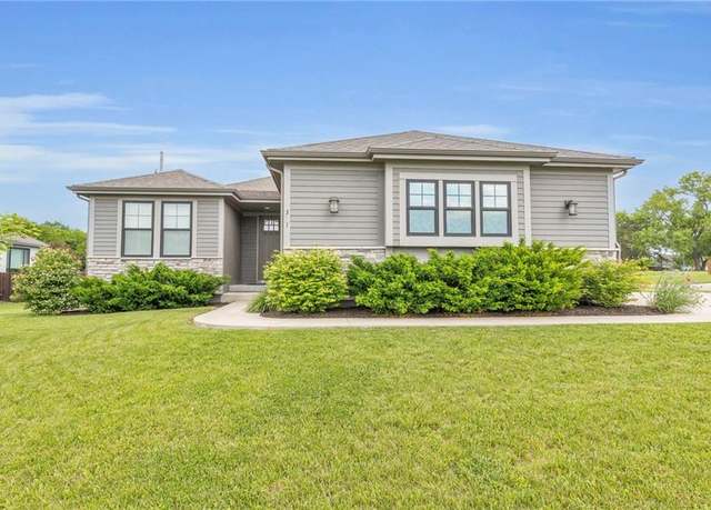 Property at 301 Sunrise Dr, Louisburg, KS 66053, 4 beds, 4 baths