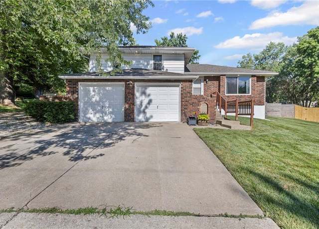 Property at 1925 N Redwood Dr, Independence, MO 64058, 3 beds, 2 baths