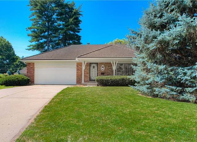 Property at 413 W 111 Ter, Kansas City, MO 64114, 3 beds, 2 baths