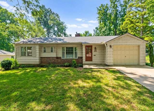 Property at 5615 W 78th Ter, Prairie Village, KS 66208, 3 beds, 1.5 baths