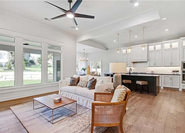 Property at 24932 W 98th Pl, Lenexa, KS 66227, 4 beds, 3 baths