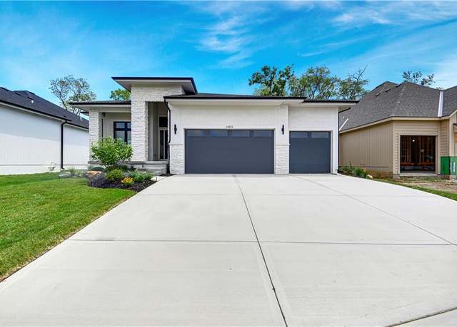 Property at 24932 W 98th Pl, Lenexa, KS 66227, 4 beds, 3 baths