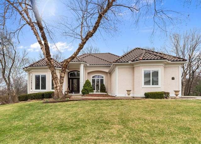 Property at 4405 N Hickory Ln, Kansas City, MO 64116, 4 beds, 3.5 baths