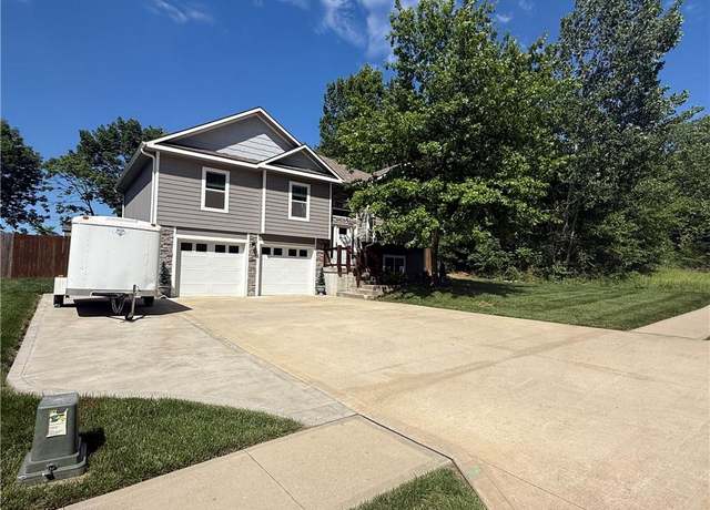 Property at 481 Sycamore Ct, Warrensburg, MO 64093, 4 beds, 3 baths
