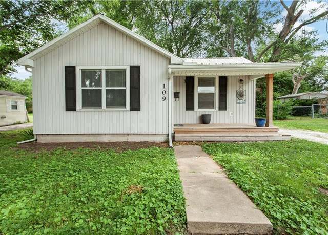 Property at 109 NW 16th St, Blue Springs, MO 64015, 1 bed, 1 bath
