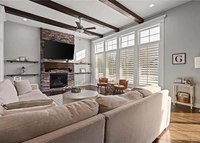 Property at 4513 NE Parks Summit Ter, Lee's Summit, MO 64064, 5 beds, 4.5 baths
