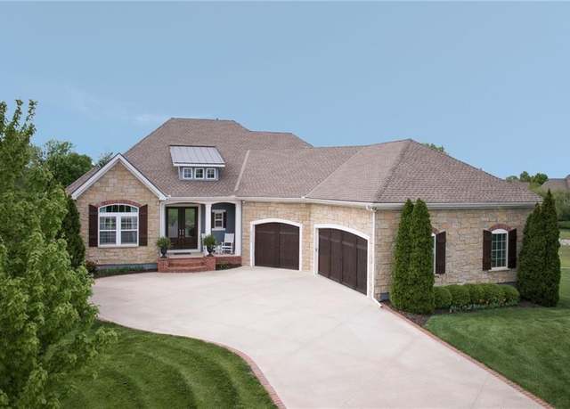 Property at 24212 W 69th St, Shawnee, KS 66226, 4 beds, 3.5 baths