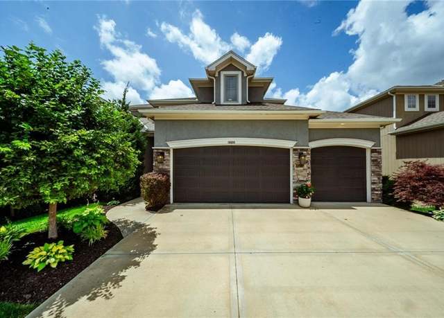 Property at 16600 Eby St, Overland Park, KS 66085, 5 beds, 4.5 baths