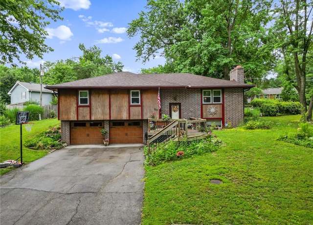 Property at 317 Virginia Rd, Excelsior Springs, MO 64024, 4 beds, 2.5 baths