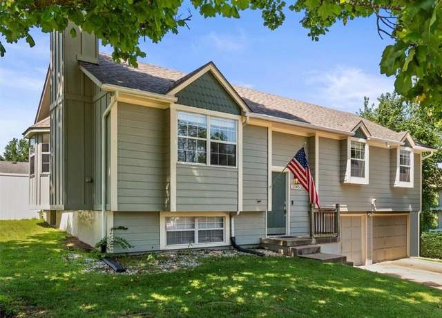 Property at 2145 NE Concord St, Lee's Summit, MO 64086, 3 beds, 2.5 baths