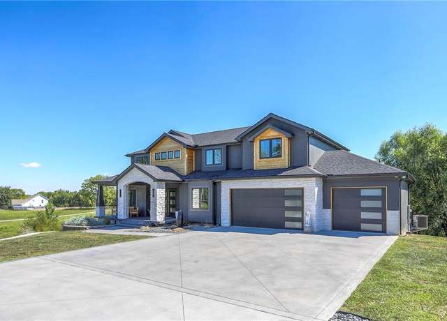 Property at 719 S Minter Rd, Grain Valley, MO 64029, 5 beds, 3.5 baths