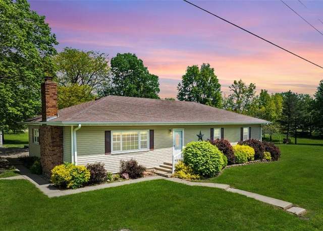 Property at 709 W Ogden St, Gallatin, MO 64640, 3 beds, 2 baths