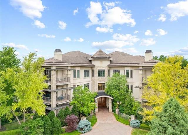 Property at 4801 W 133rd St #204, Leawood, KS 66209, 2 beds, 2.5 baths