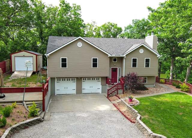 Property at 136 SE 611 Rd, Warrensburg, MO 64093, 4 beds, 3 baths