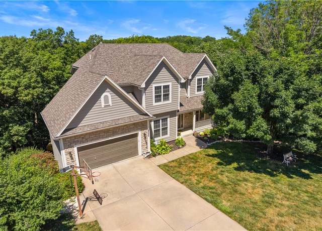 Property at 8386 Timber Trails Dr, De Soto, KS 66018, 4 beds, 3.5 baths