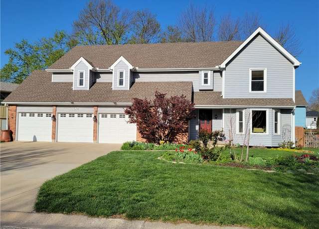 Property at 402 NE Adams Dr, Lee's Summit, MO 64086, 5 beds, 5.5 baths