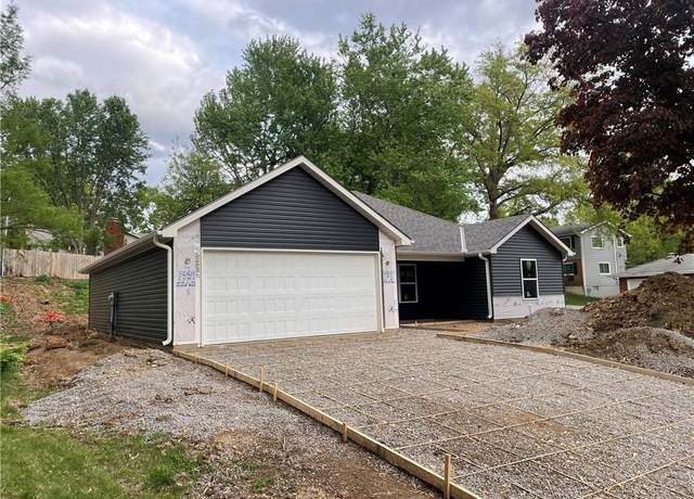 Property at 2101 N 31st Ter, St Joseph, MO 64506, 3 beds, 2 baths