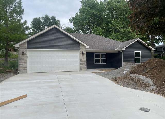 Property at 2101 N 31st Ter, St Joseph, MO 64506, 3 beds, 2 baths