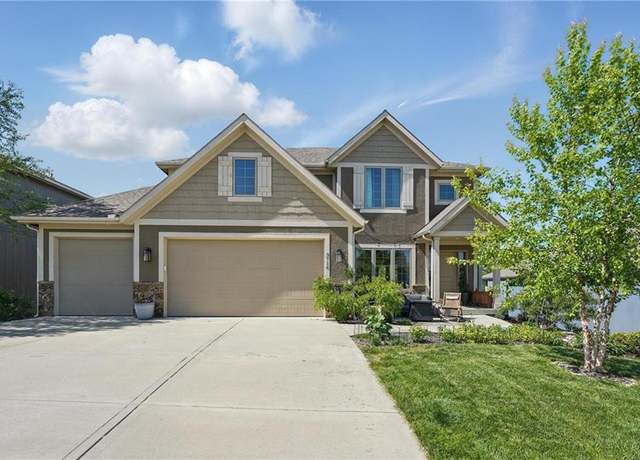 Property at 3716 NW 76th St, Kansas City, MO 64151, 5 beds, 4.5 baths