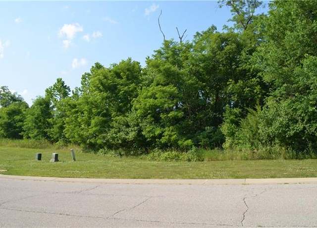 Property at 6812 N Myrtle Ave, Gladstone, MO 64119