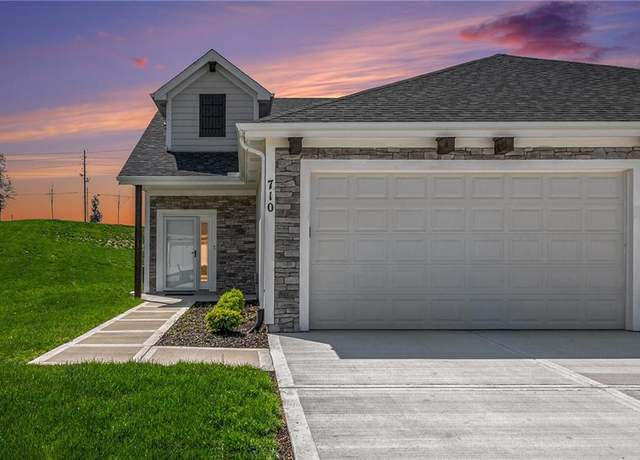 Property at 710 Ridge Dr, Smithville, MO 64089, 2 beds, 2 baths
