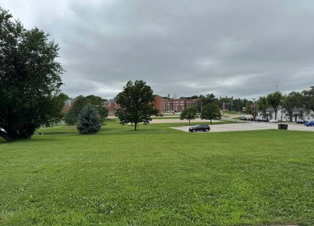 Property at 610-616 N Walnut St, Maryville, MO 64468