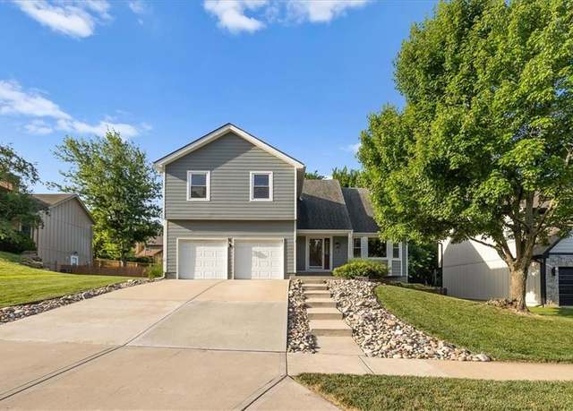 Property at 5607 W 157th St, Overland Park, KS 66223, 4 beds, 2.5 baths