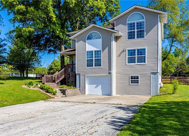 Property at 120 NW 171 Rd, Warrensburg, MO 64093, 4 beds, 2.5 baths