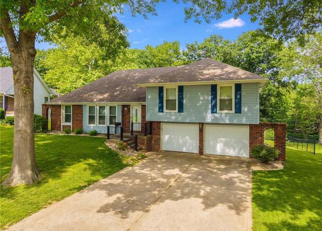 Property at 6753 N Garfield Ave, Kansas City, MO 64118, 4 beds, 3 baths