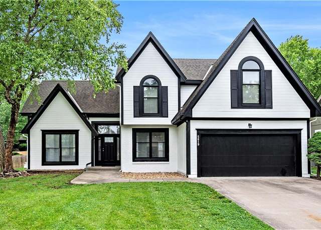 Property at 5619 W 152nd Ter, Overland Park, KS 66223, 4 beds, 2.5 baths
