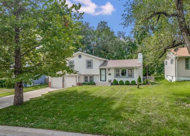 Property at 8401 W 91st Ter, Overland Park, KS 66212, 3 beds, 3 baths