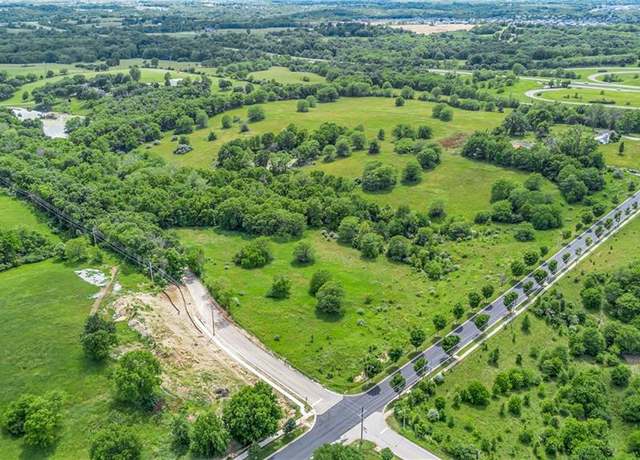 Property at 10700 NE Reinking Rd, Kansas City, MO 64156