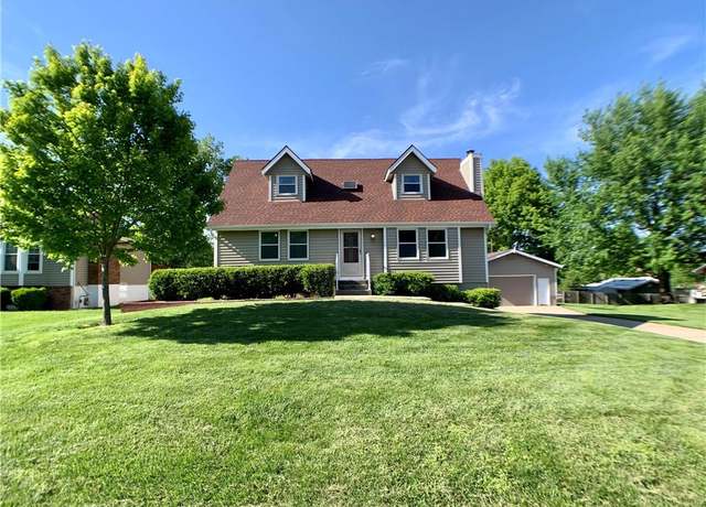 Property at 1100 NE 114th St, Kansas City, MO 64155, 3 beds, 2 baths