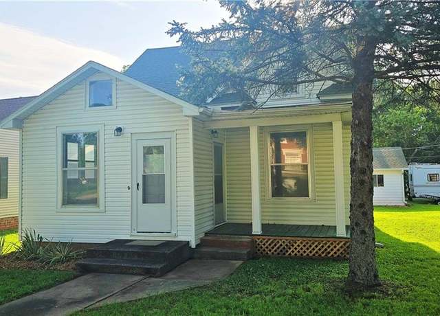 Property at 813 S National Ave, Fort Scott, KS 66701, 3 beds, 1 bath