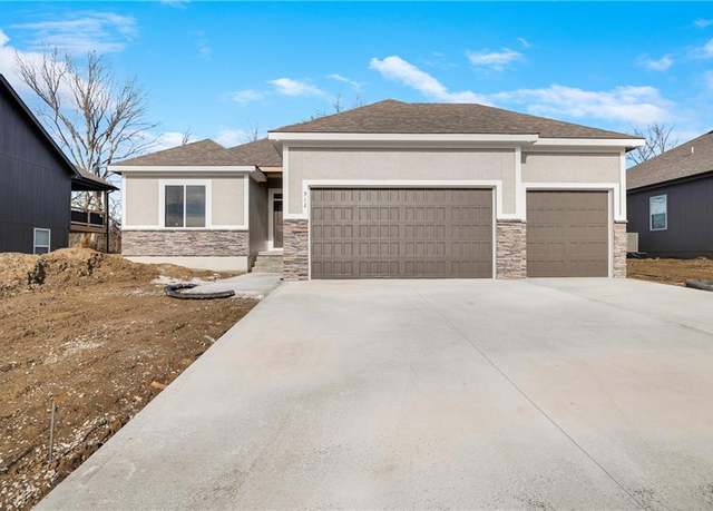Property at 2344 NE Skopelos Ct, Blue Springs, MO 64014, 4 beds, 3 baths