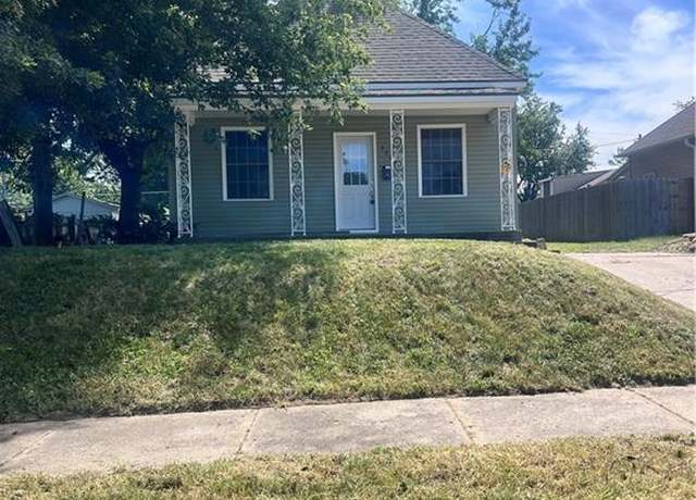 Property at 3324 Duncan St, St Joseph, MO 64507, 3 beds, 2 baths