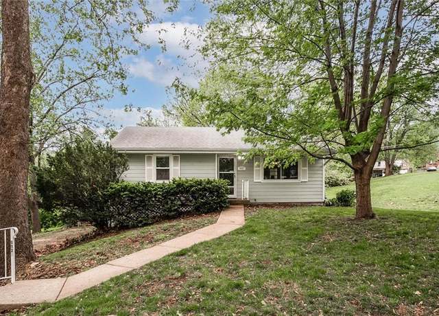 Property at 6921 NE 53rd St, Kansas City, MO 64119, 2 beds, 1.5 baths