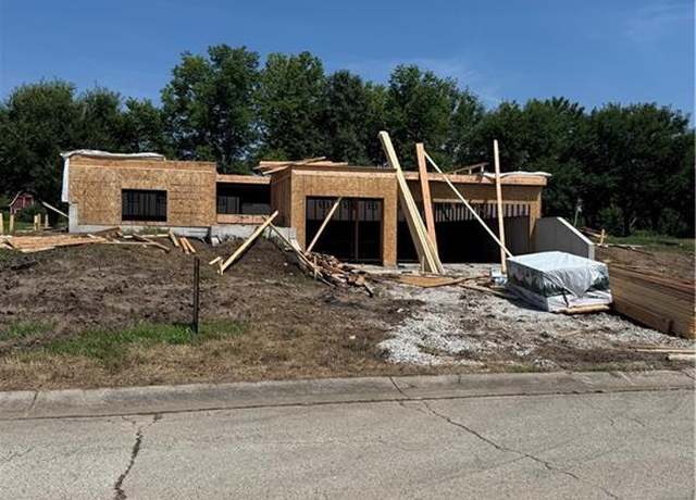 Property at 12404 Morgan St, Excelsior Springs, MO 64024, 4 beds, 3 baths