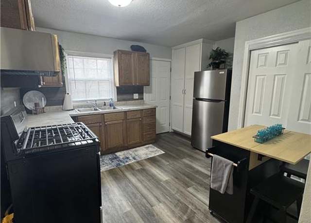Property at 10904 Cambridge Ave, Kansas City, MO 64134, 3 beds, 1 bath
