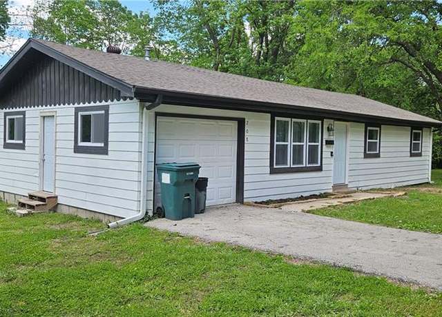Property at 708 S Gay St, Holden, MO 64040, 3 beds, 1 bath